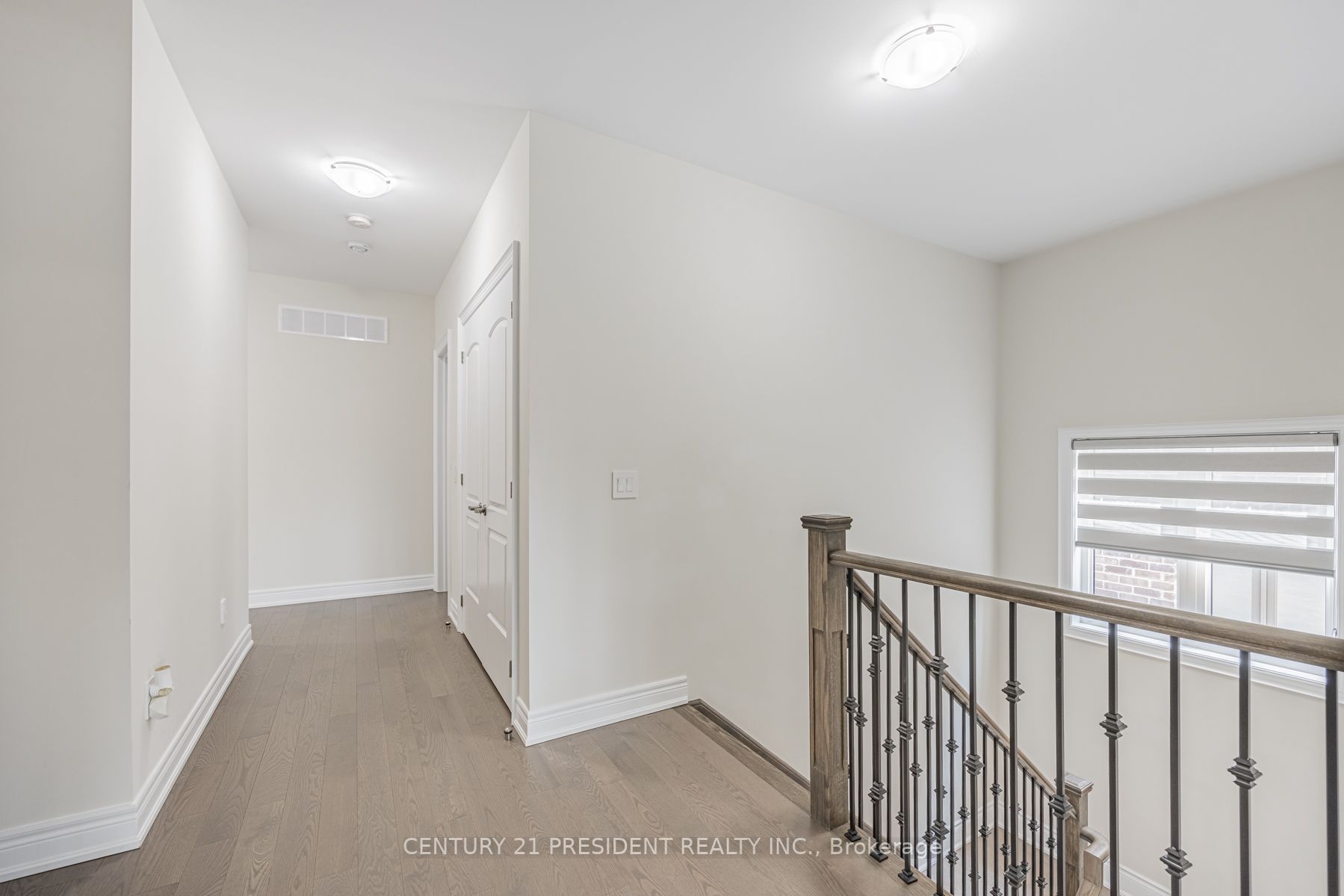 24 Daisy Meadow Cres W