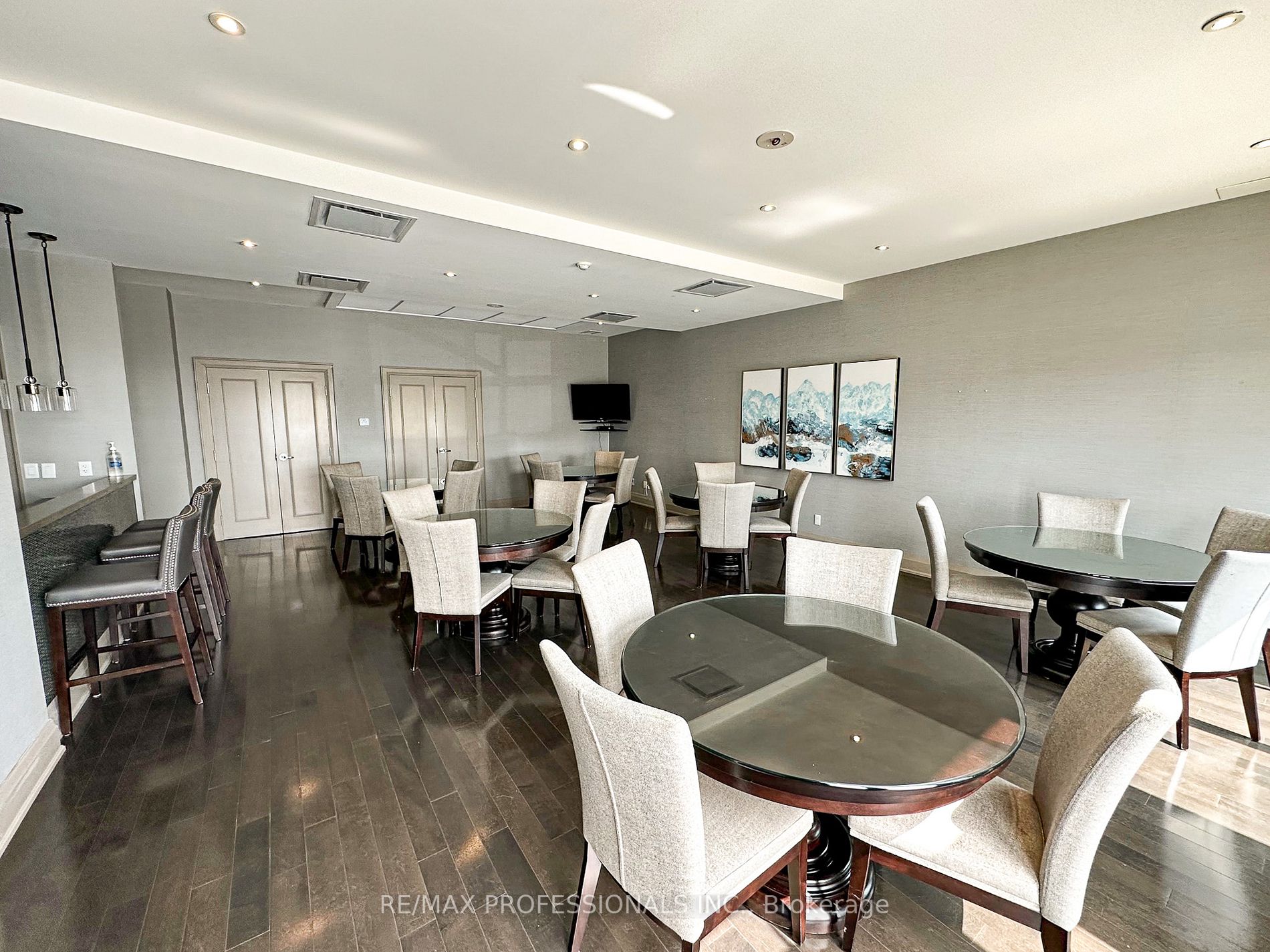 1135 Royal York Rd, #917