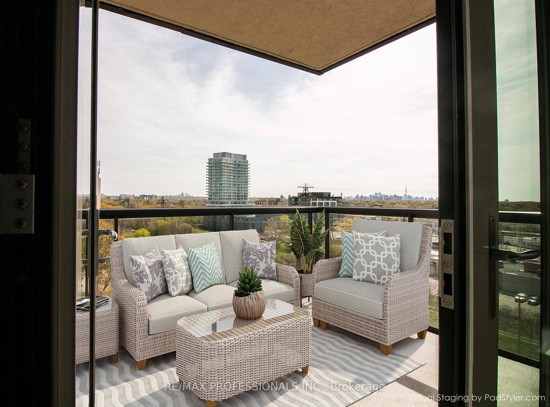1135 Royal York Rd, #917