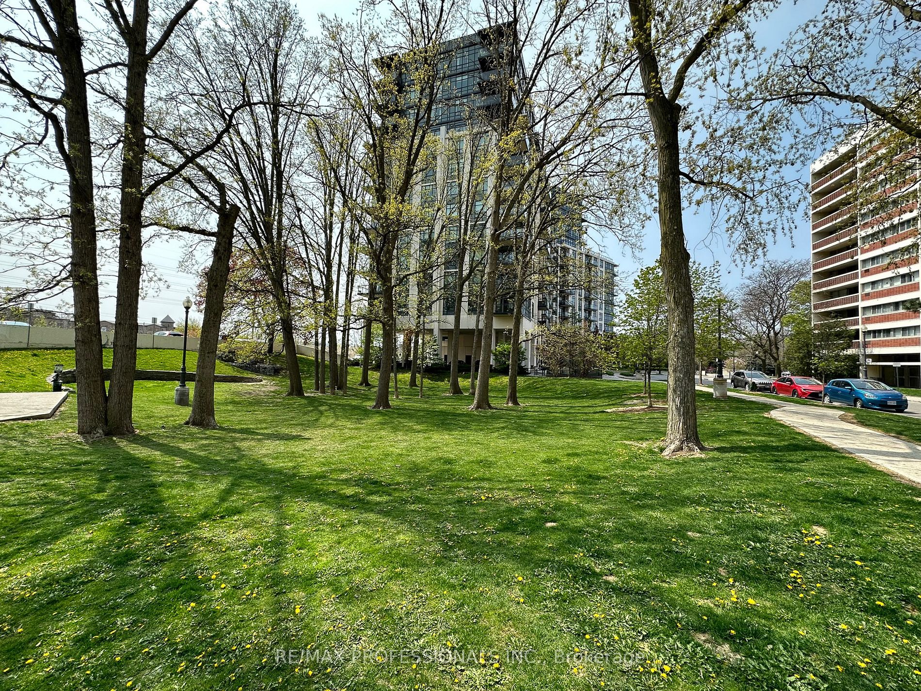 1135 Royal York Rd, #917