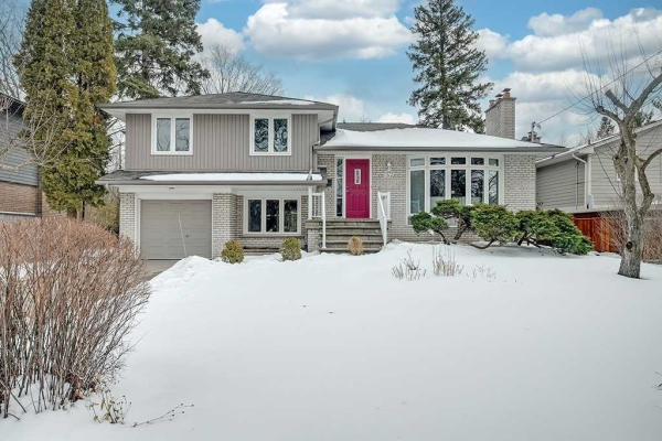 1812 Truscott Dr, Mississauga
