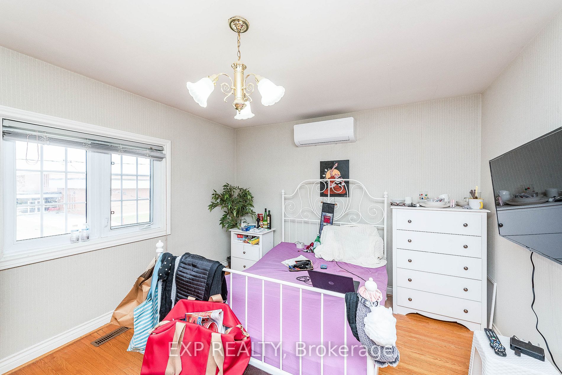 60 Emily Ave