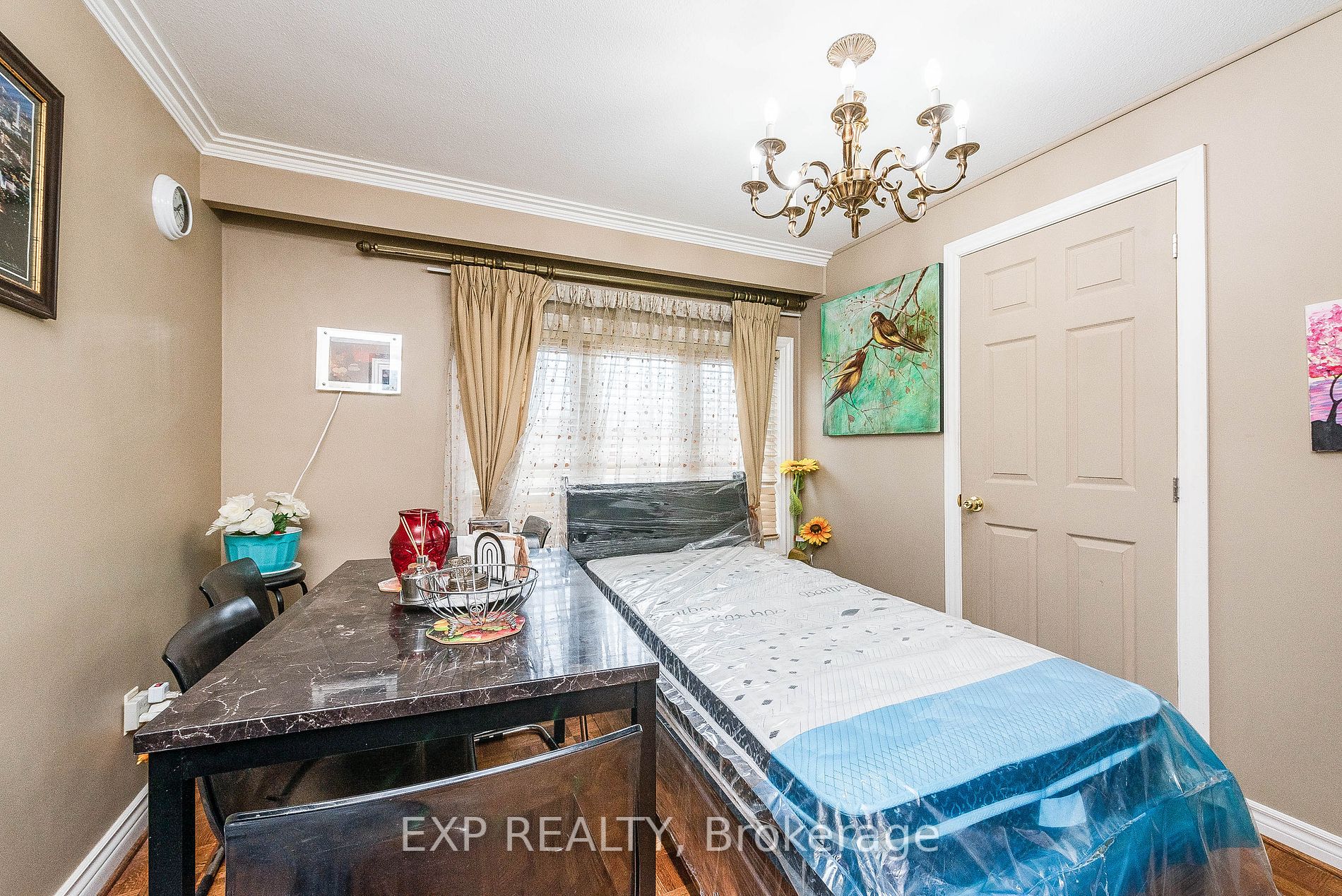 60 Emily Ave