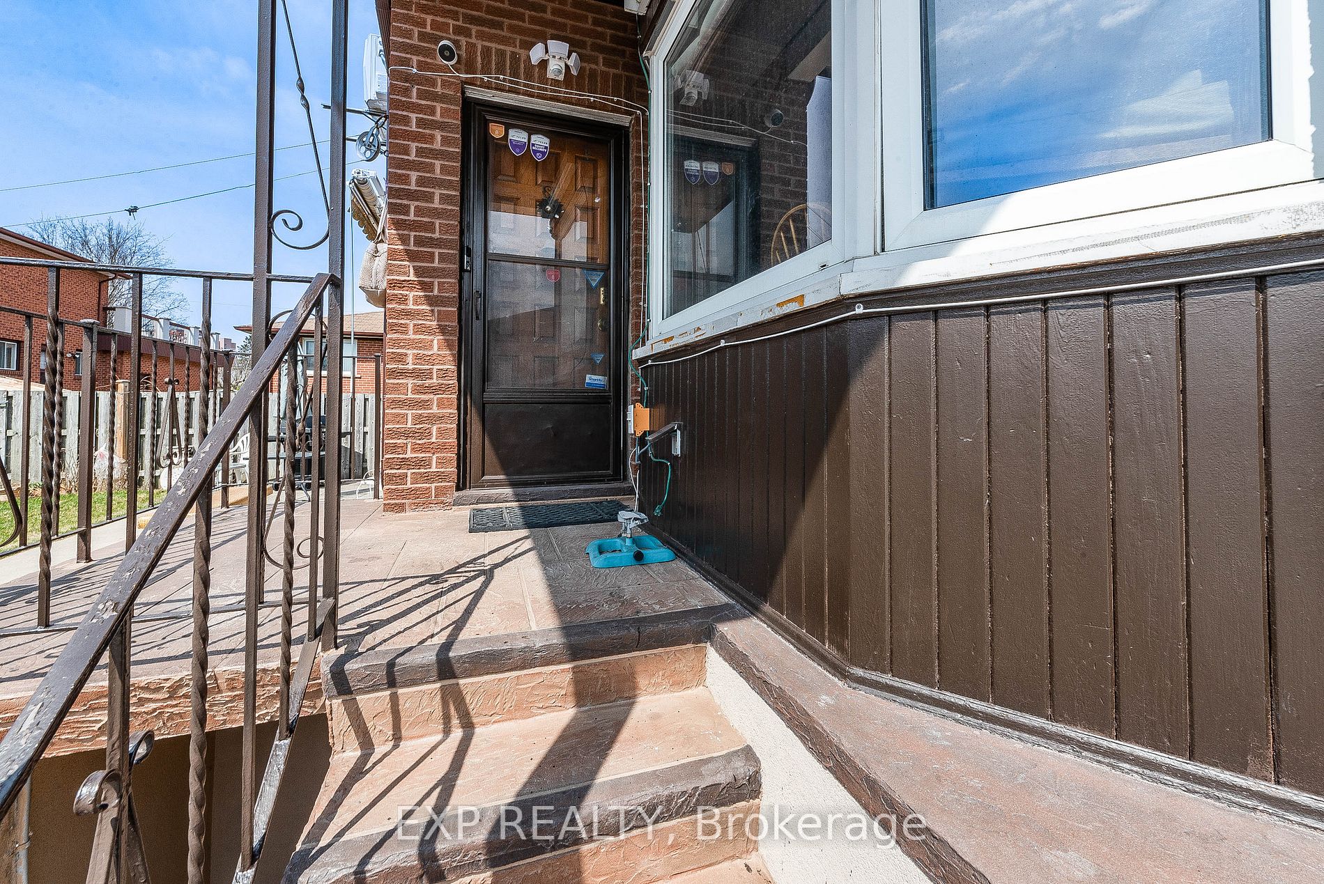 60 Emily Ave