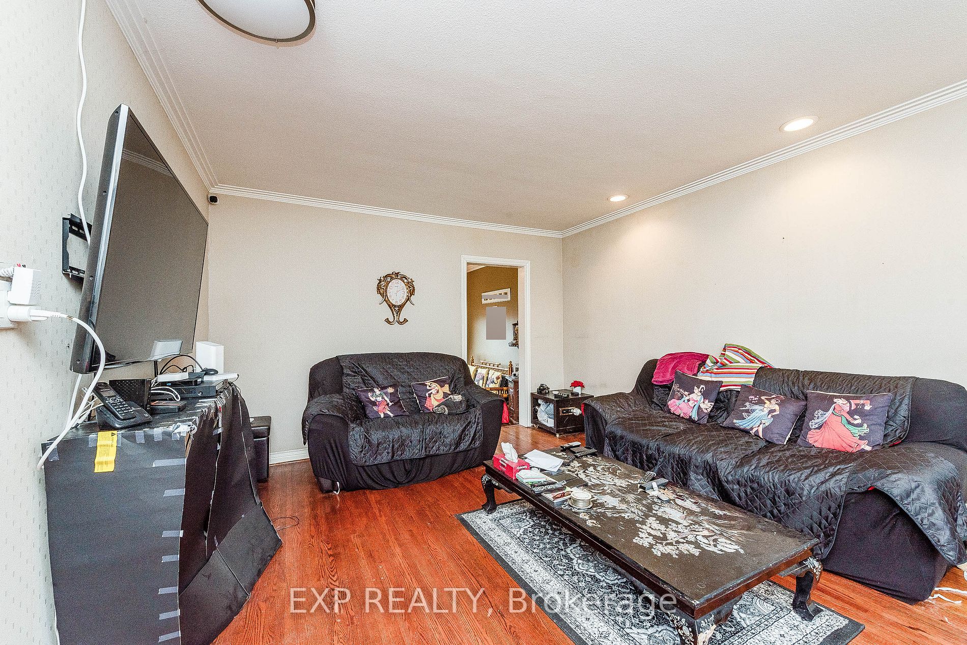 60 Emily Ave