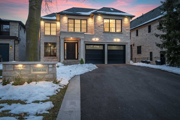 3030 South Dr, Burlington