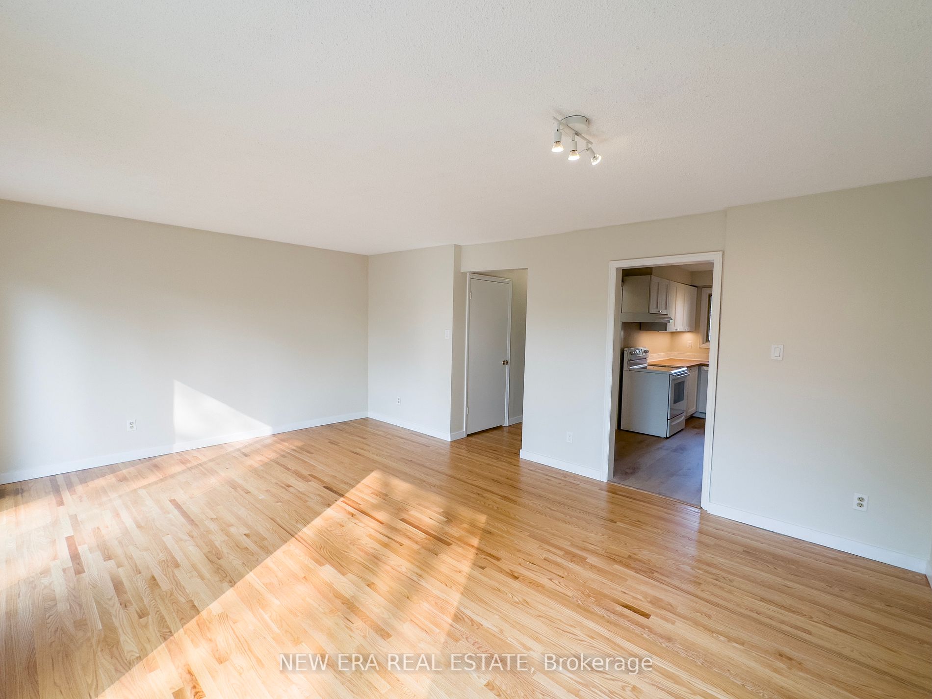 Listing W5984084 - Large Photo # 10