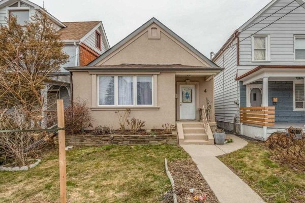4 Hector Ave, Toronto