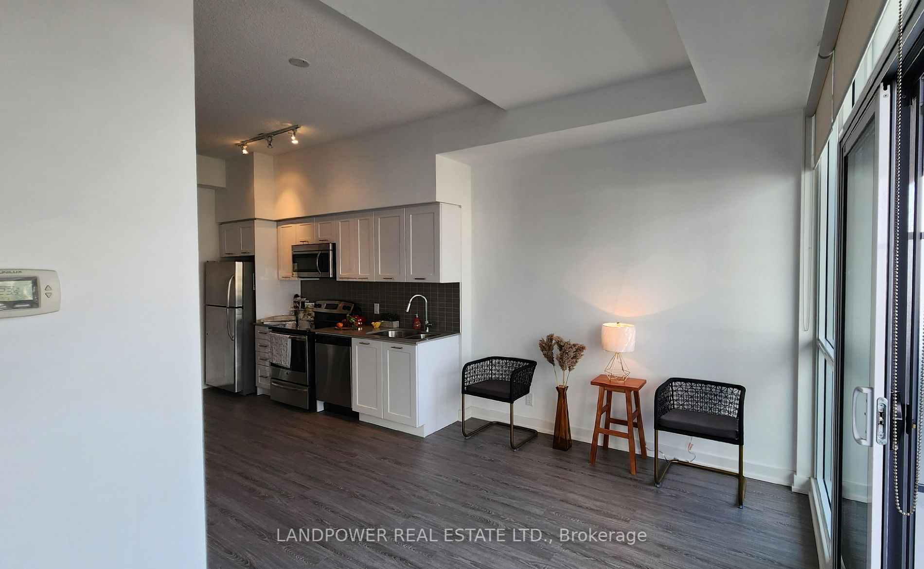 2200 Lake Shore Blvd W, #818
