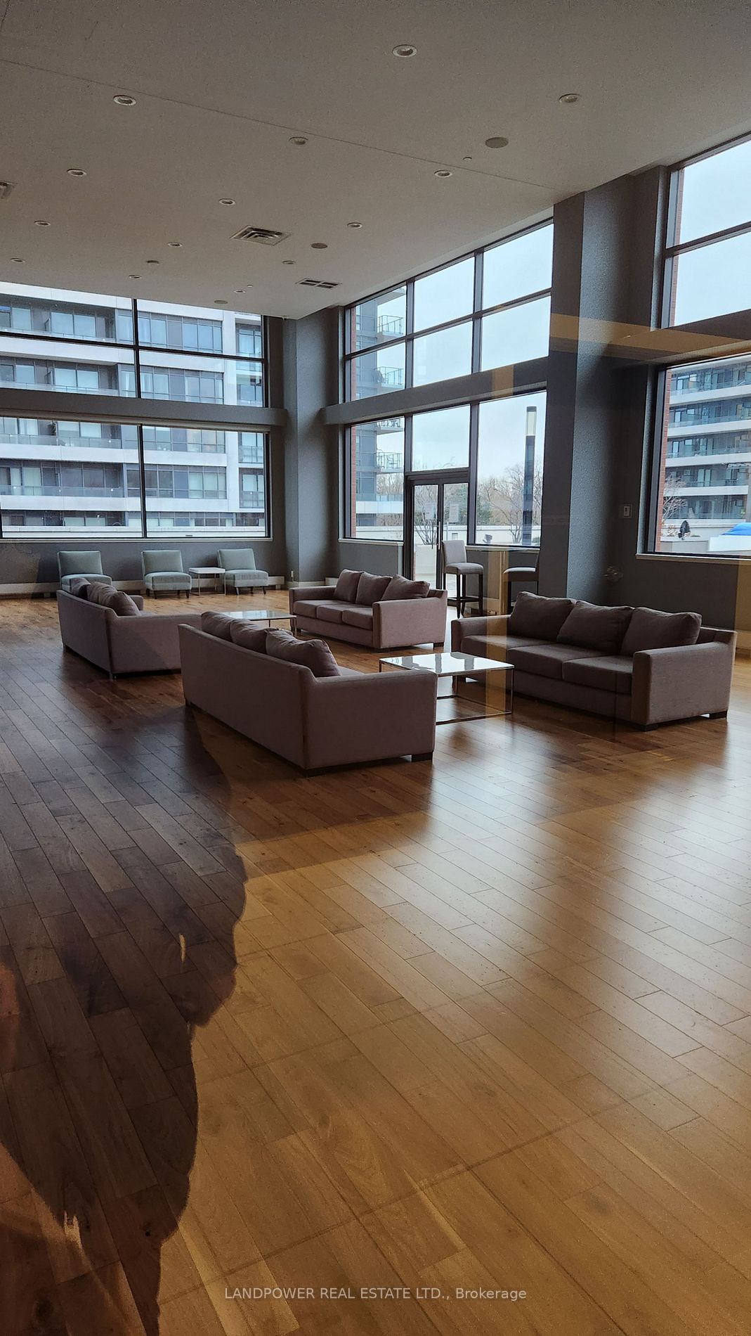 2200 Lake Shore Blvd W, #818