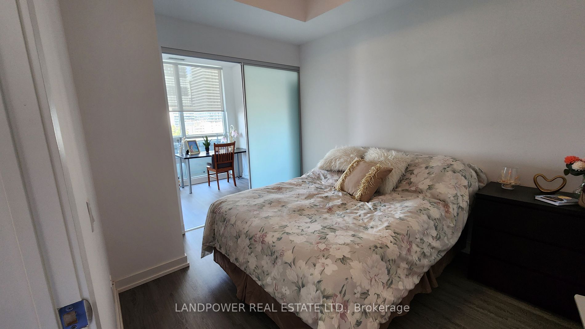 2200 Lake Shore Blvd W, #818