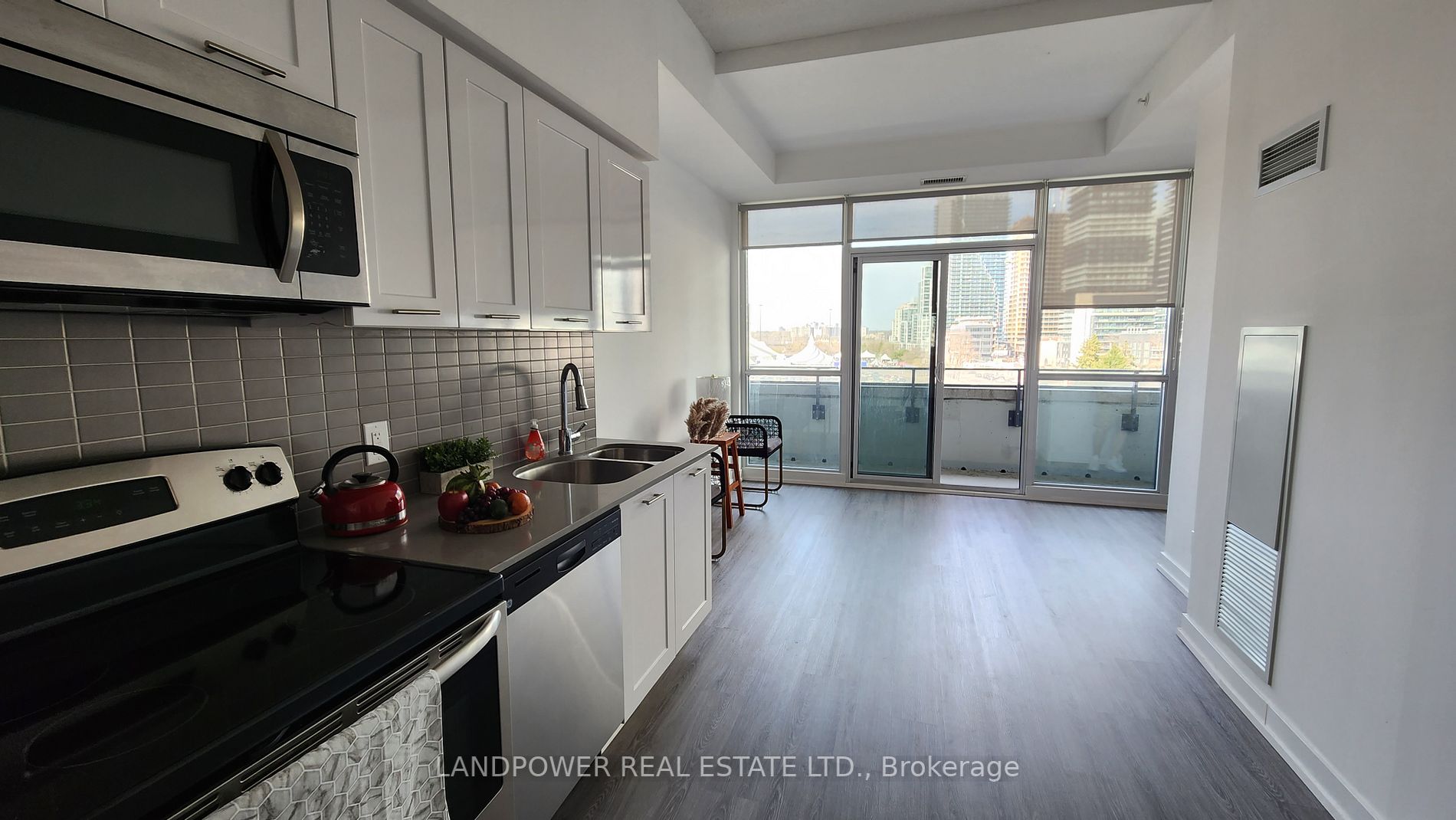 2200 Lake Shore Blvd W, #818