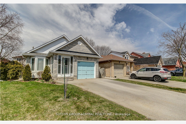 818 Miriam Cres
