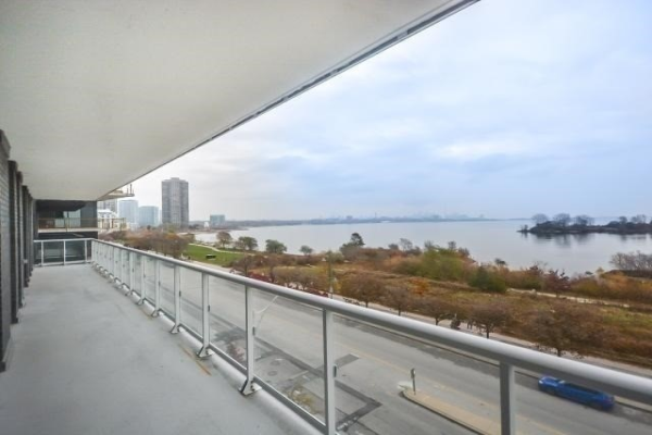 110 Marine Parade Dr, Toronto