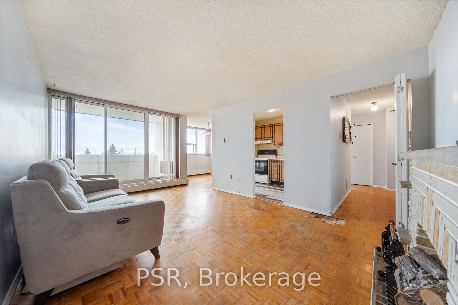 530 Lolita Gardens, #406