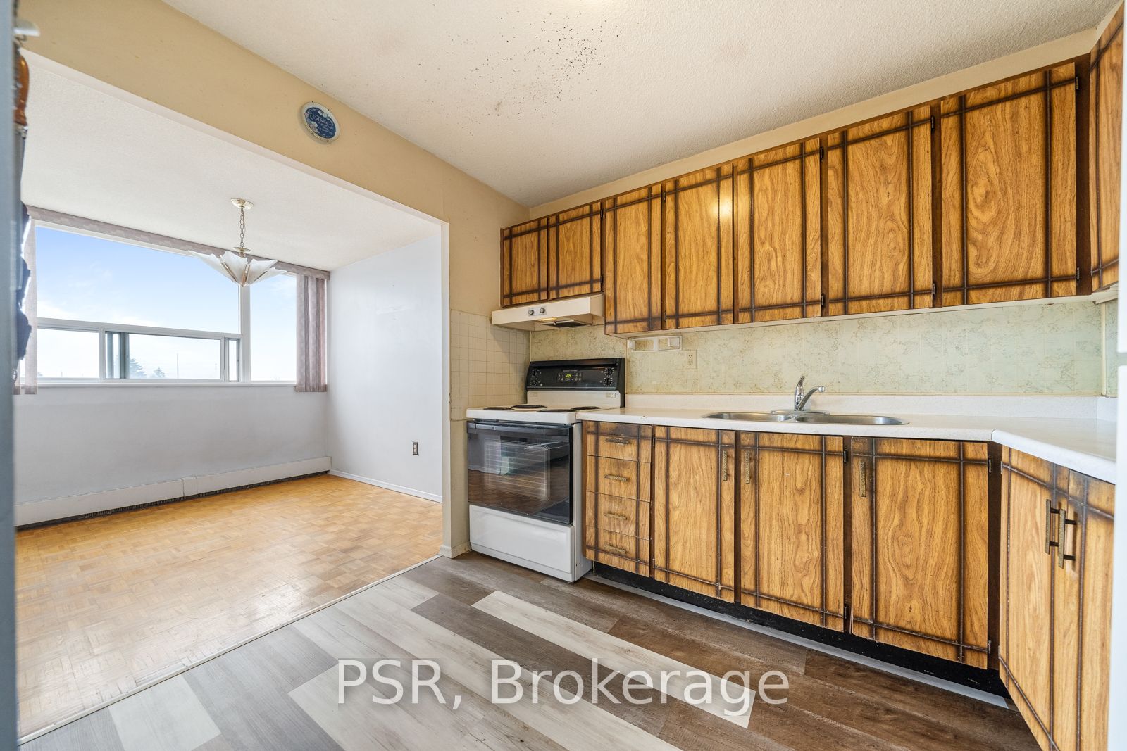 530 Lolita Gardens, #406