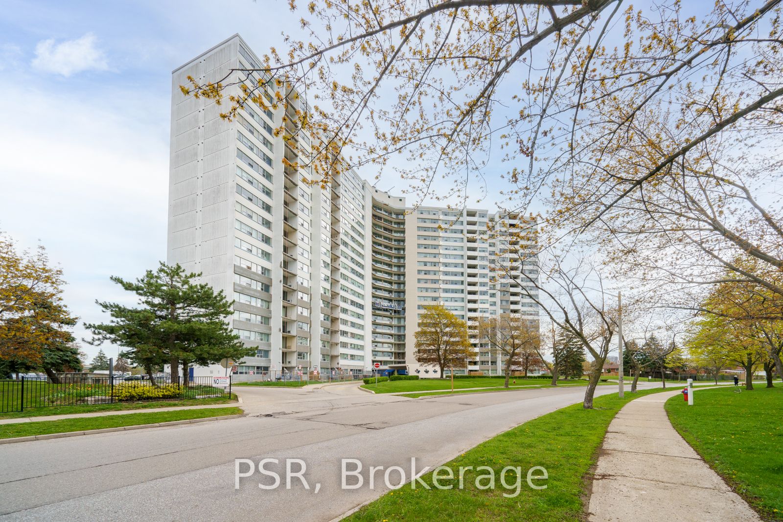 530 Lolita Gardens, #406