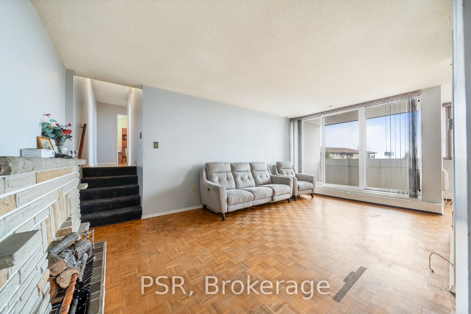 530 Lolita Gardens, #406