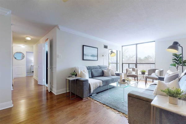 1155 Bough Beeches Blvd, Mississauga