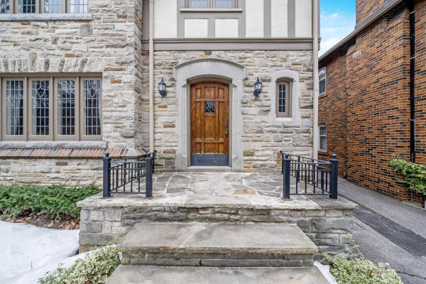 328 Riverside Dr, Toronto