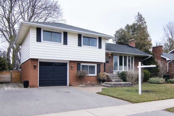 189 White Pines Dr, Burlington
