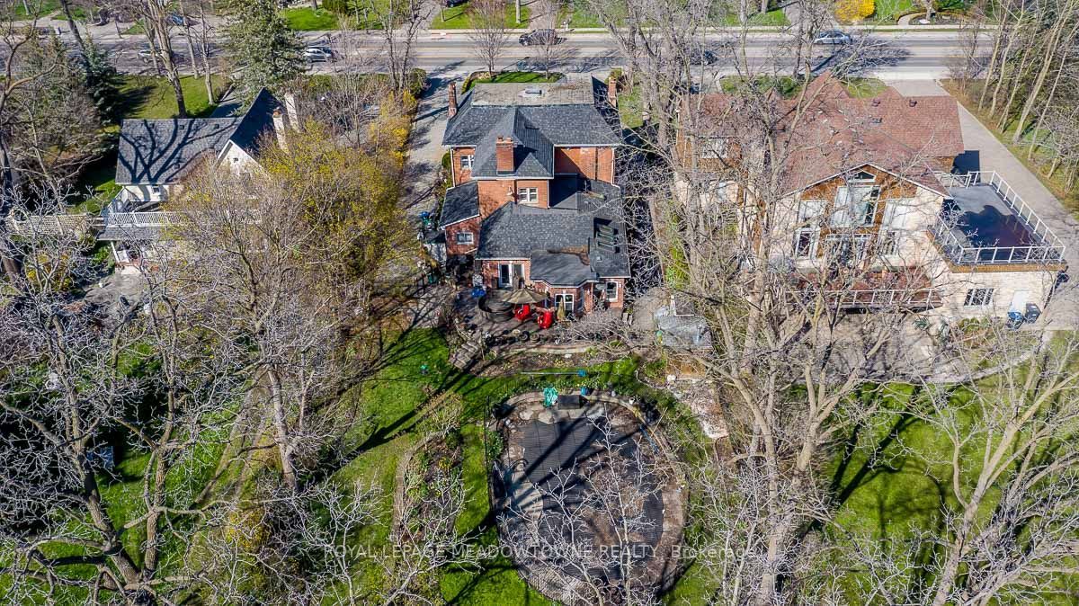 77 Main St S