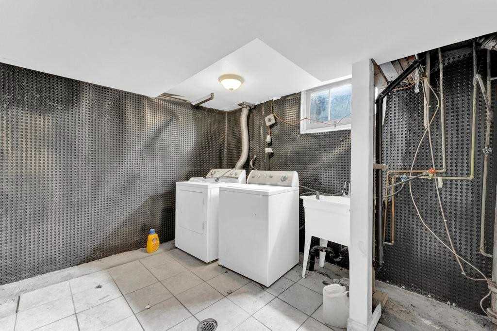 17 Ben Machree Drive