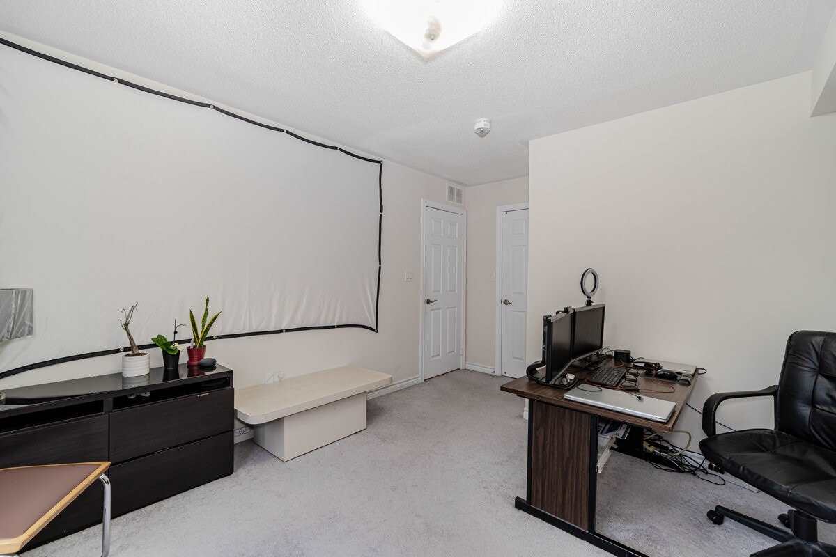200 Veterans Dr, #123