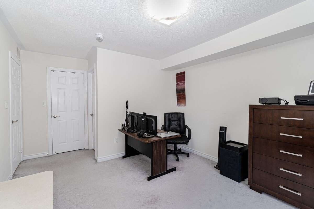 200 Veterans Dr, #123