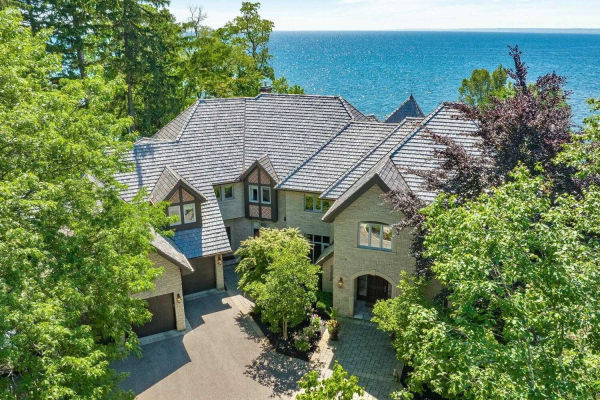 4038 Lakeshore Rd, Burlington