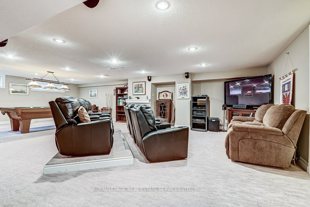 406 Maple Grove Dr