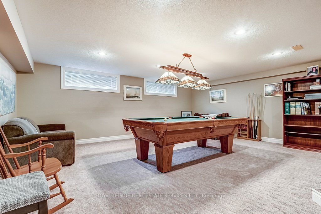 406 Maple Grove Dr
