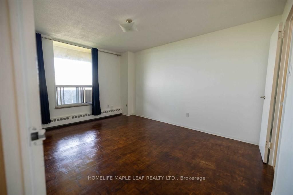 15 London Green Crt, #1105