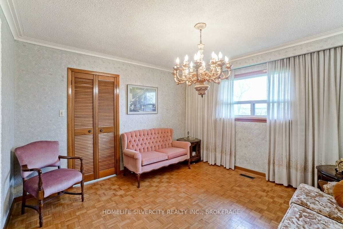 Listing W5987383 - Large Photo # 7
