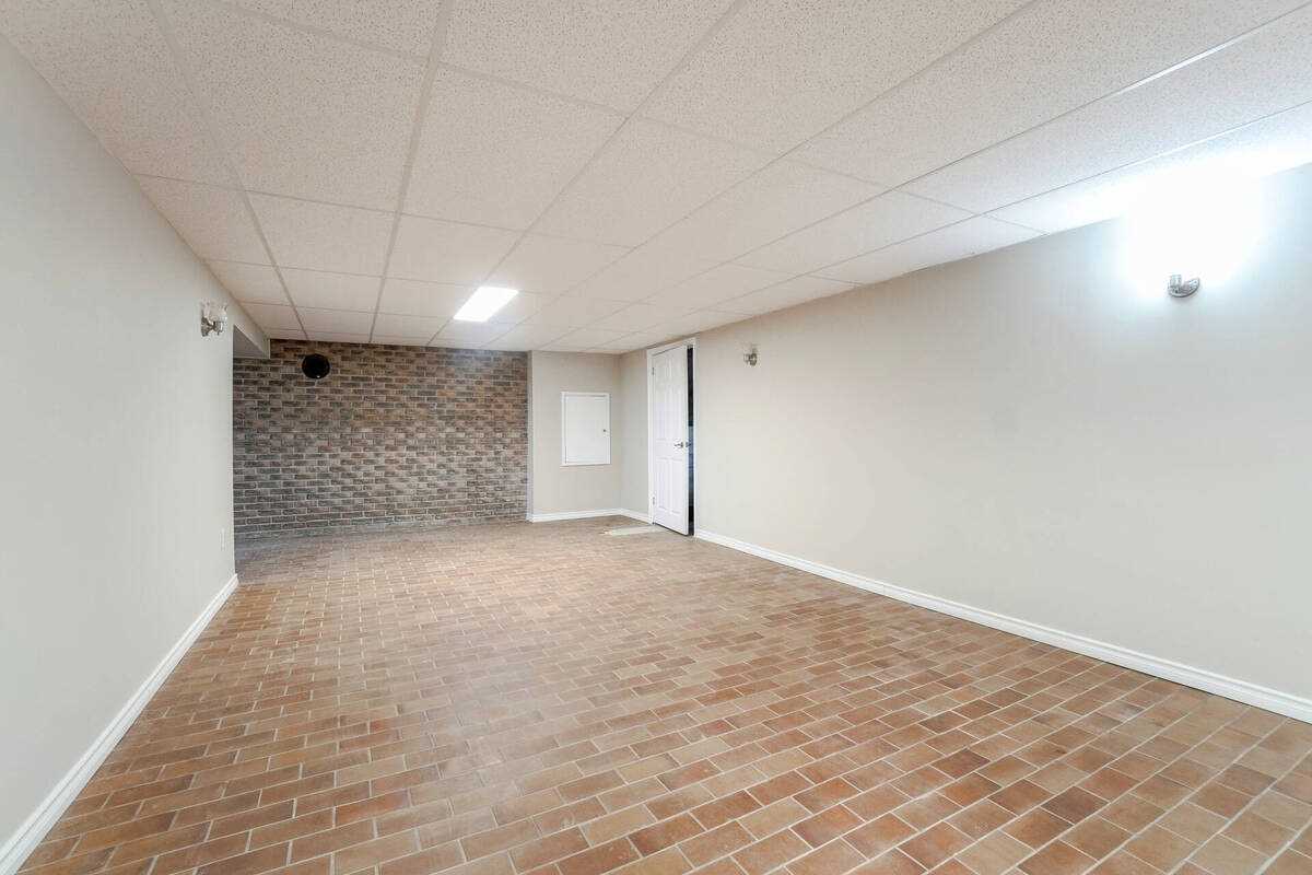 Listing W5987383 - Large Photo # 34