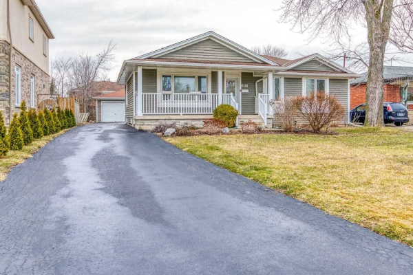 443 Pineland Ave, Oakville