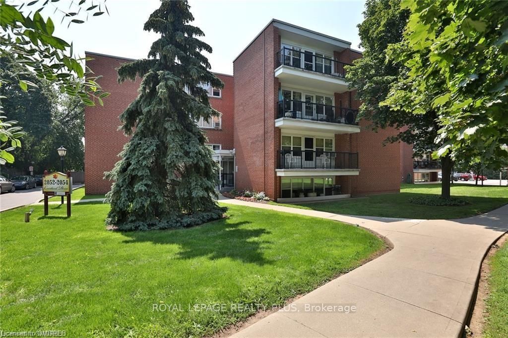 2054 Courtland Drive, #102