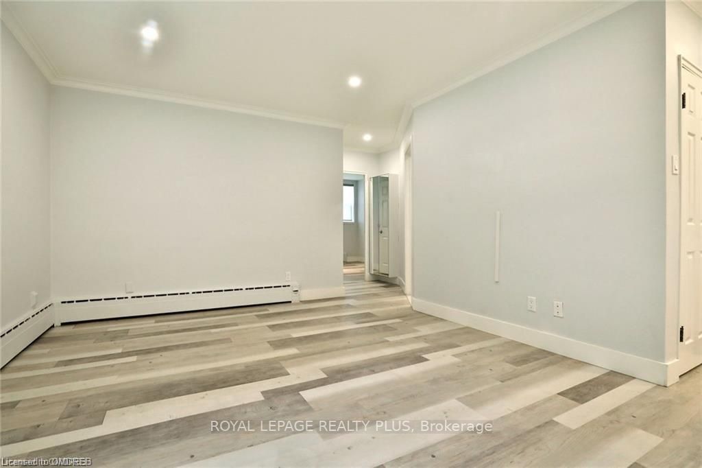 2054 Courtland Drive, #102