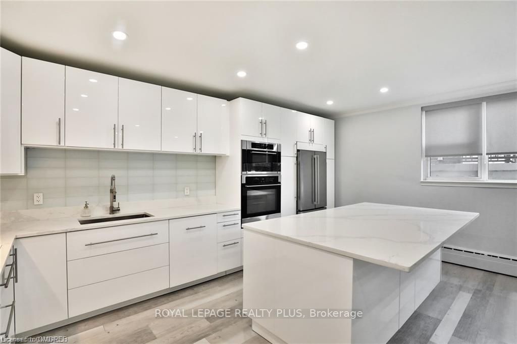 2054 Courtland Drive, #102