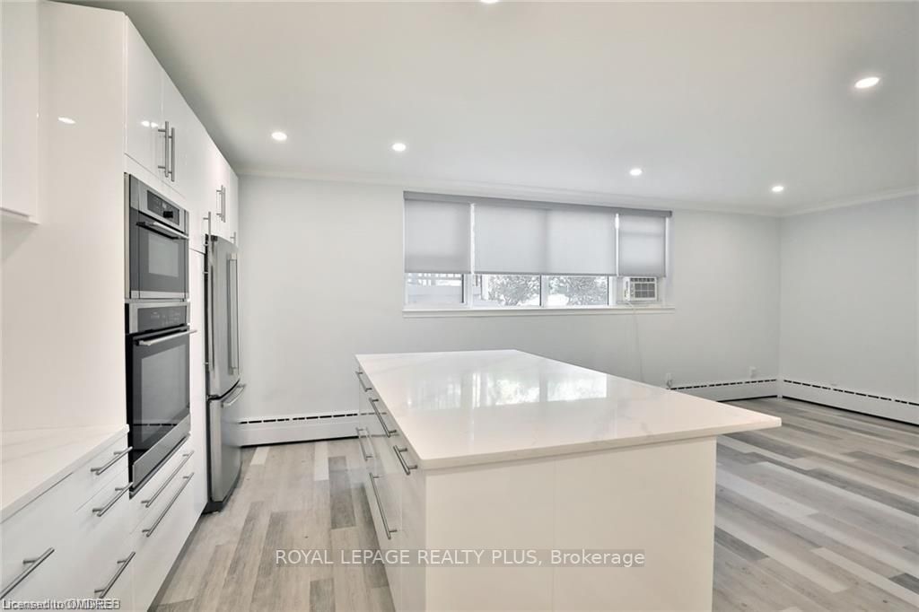2054 Courtland Drive, #102