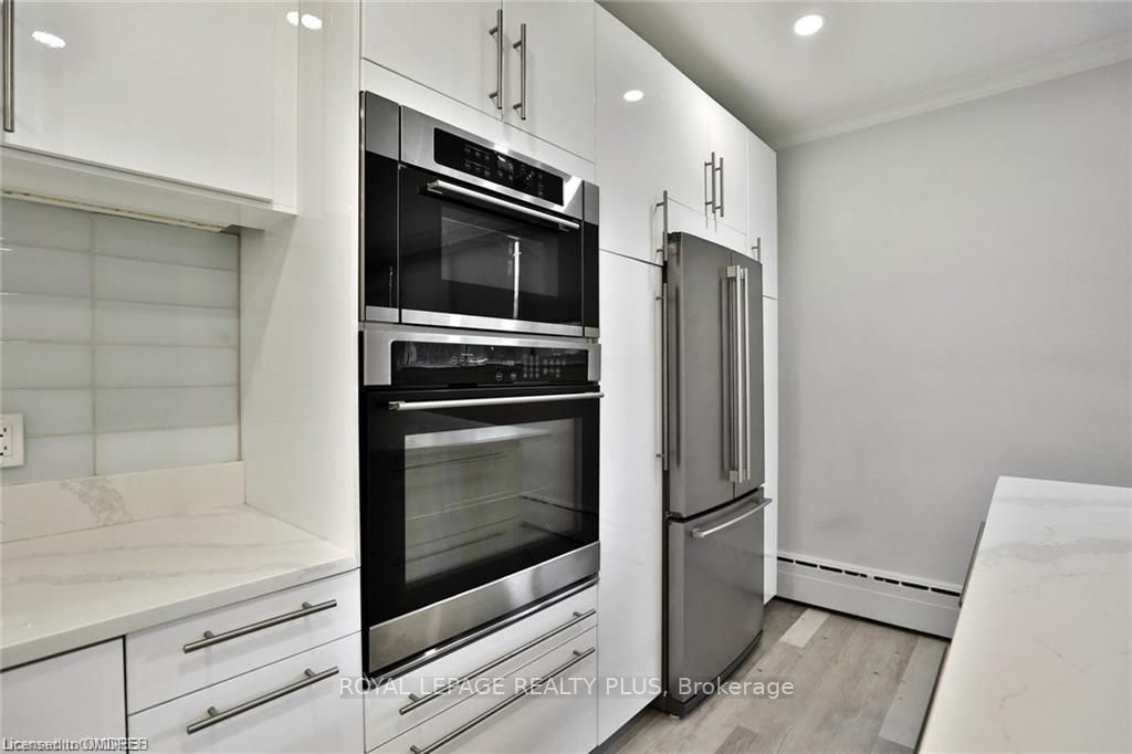 2054 Courtland Drive, #102