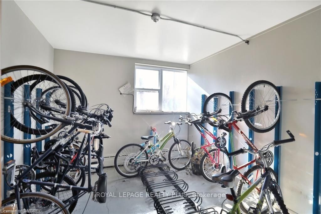 2054 Courtland Drive, #102