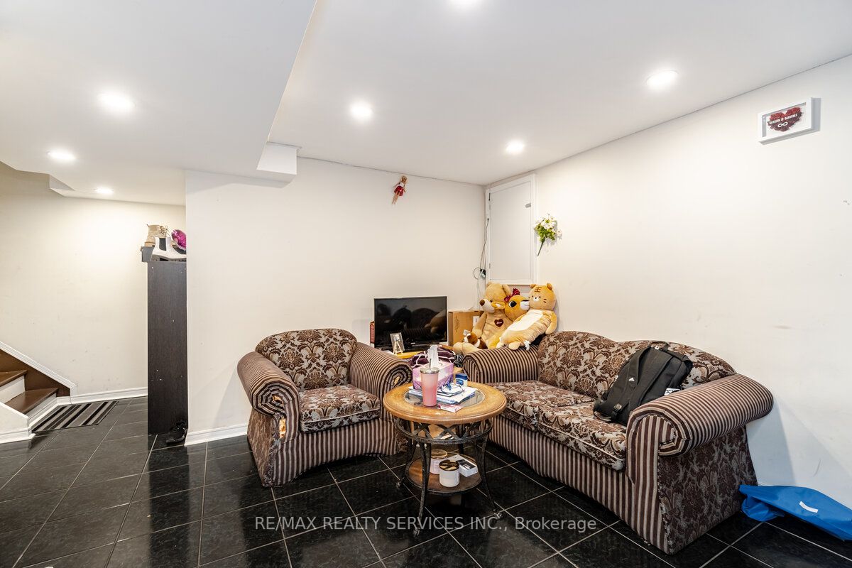 10 Stalbridge Ave