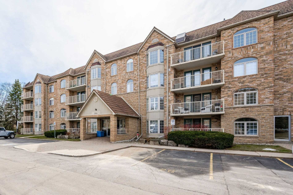 216 Plains Rd W, Burlington