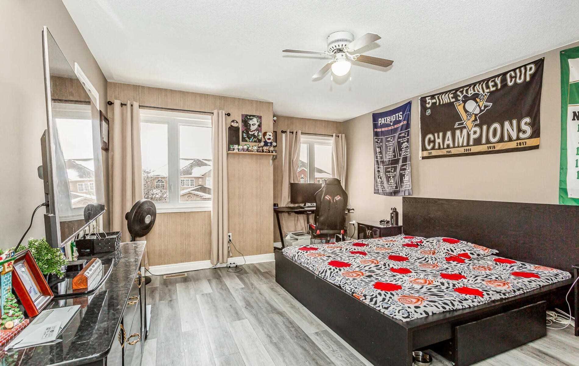 118 Mowat Cres