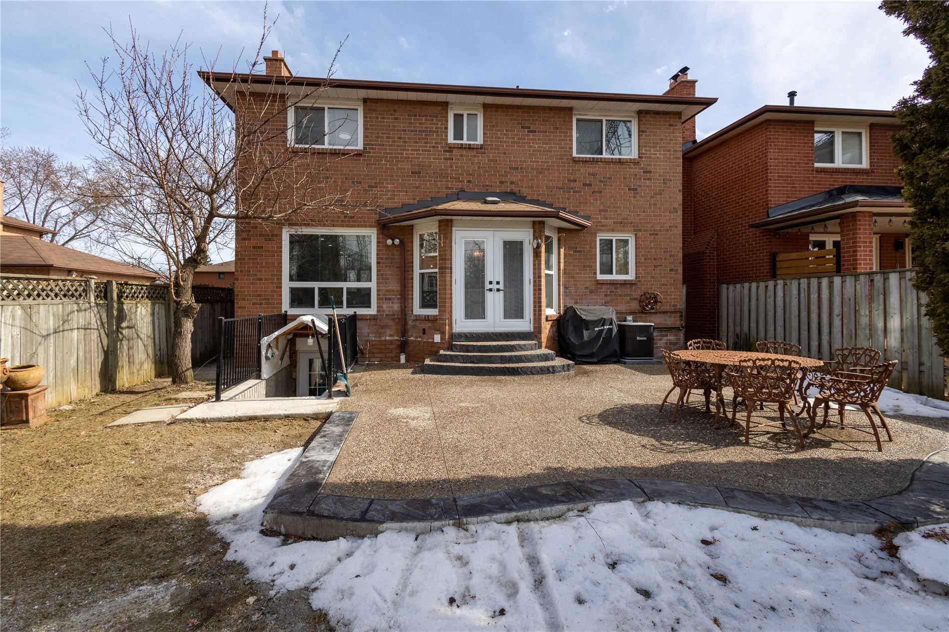 1099 Hedge Drive