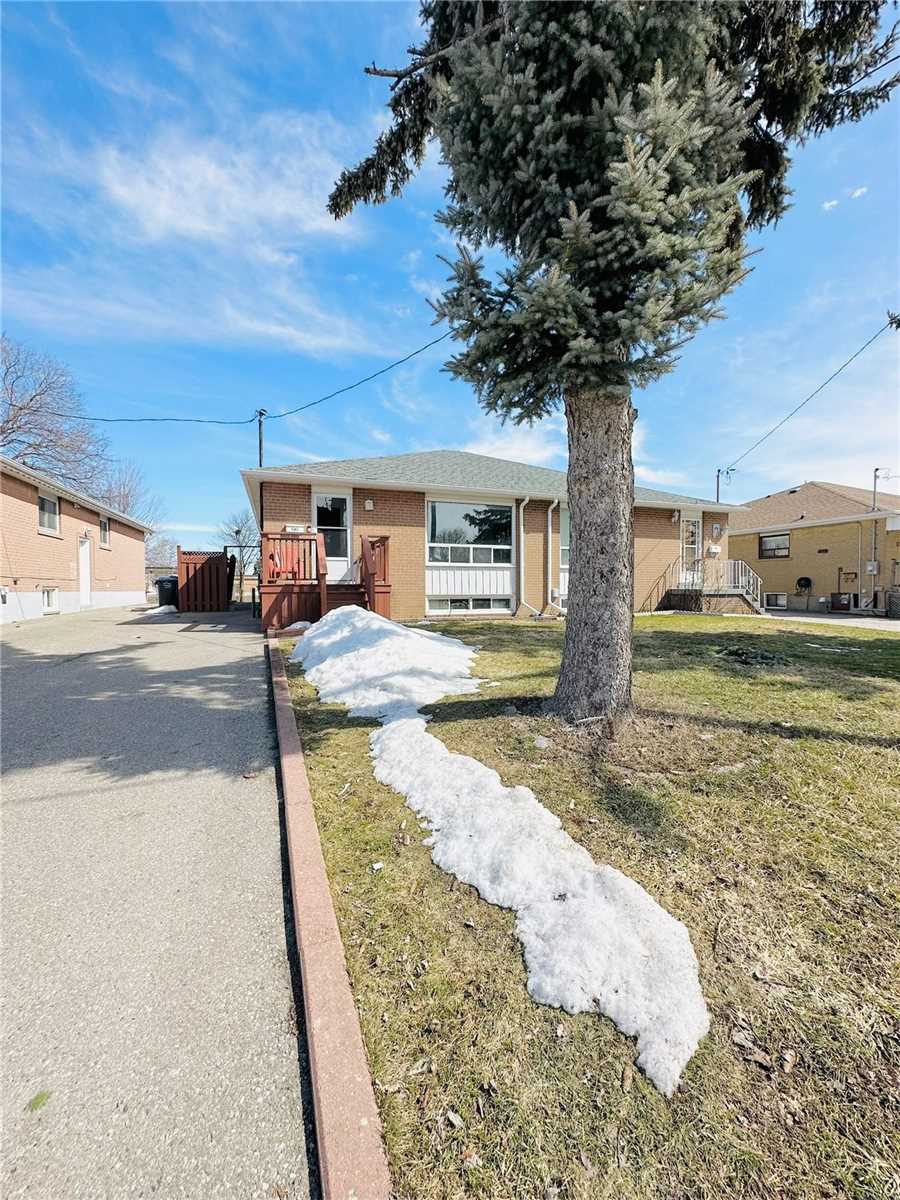 66 Fairglen Avenue