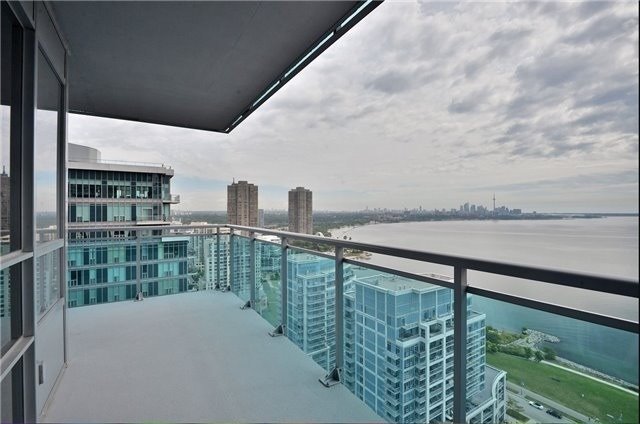 16 Brookers Lane, #2407