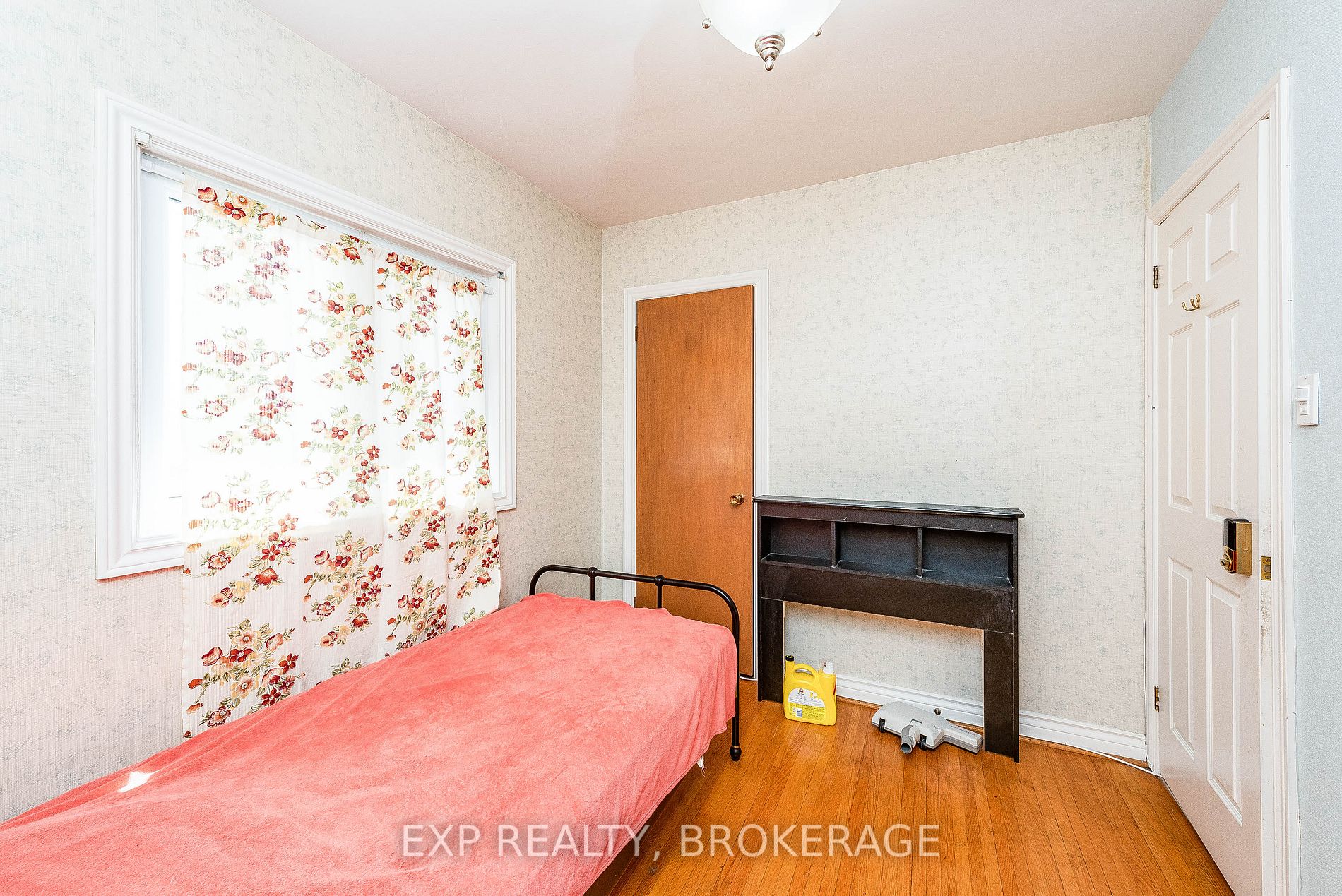 60 Emily Ave