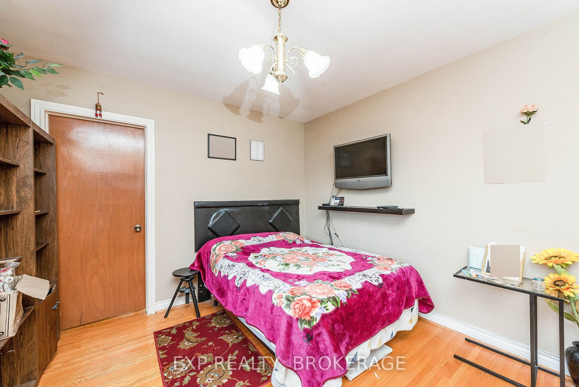 60 Emily Ave